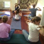 sandra-leads-yoga