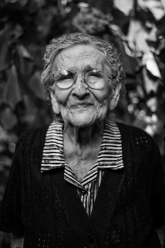 Elderly woman unsplash